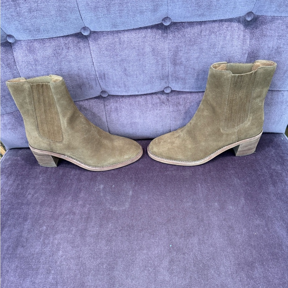 Madewell suede booties, perfect condition.